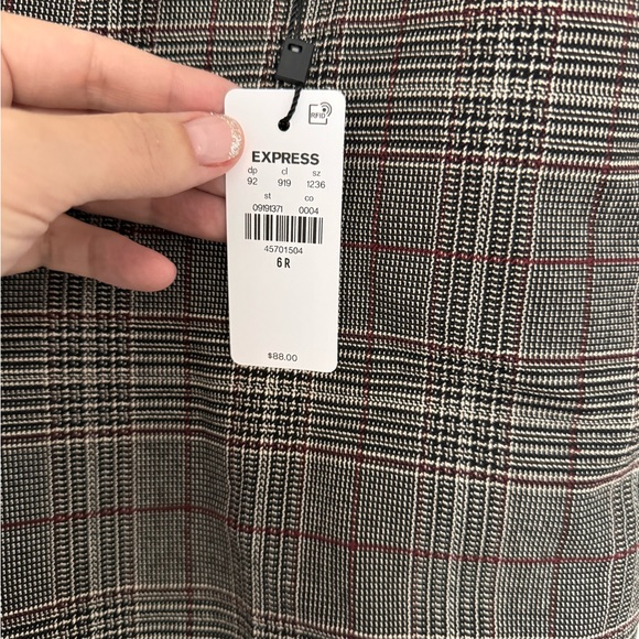 NWT Express Editor wide leg plaid pants, size 6R - Picture 2 of 5